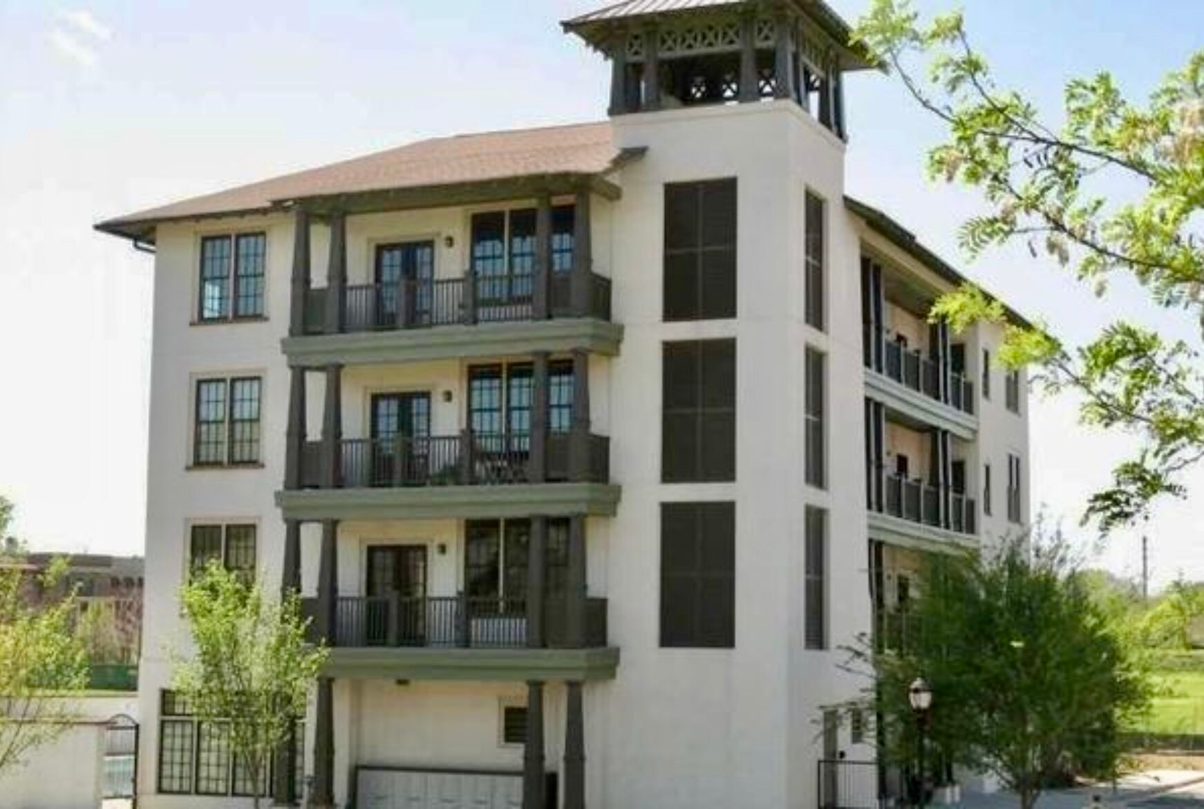 Building Photo - 943 N Ormewood Park Dr SE