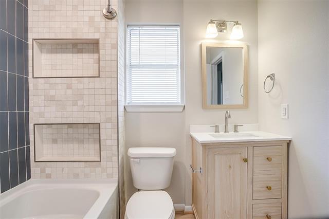 Building Photo - 4759 Fieldcrest Dr