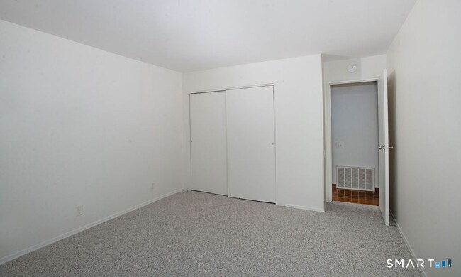Building Photo - 68 Lawson Ln