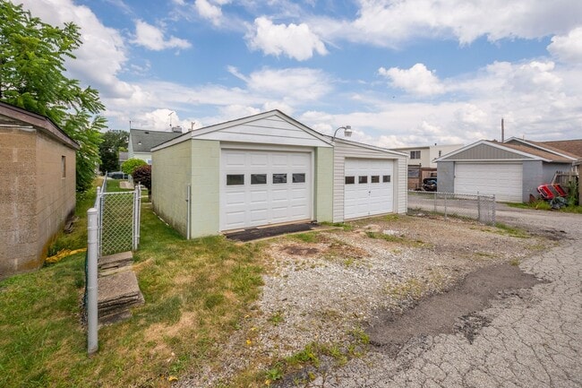 Building Photo - Cozy 3 bedroom home in Penn Hills availabl...