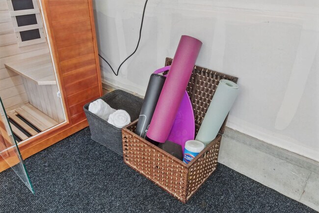 Building Photo - 6029 Benton St