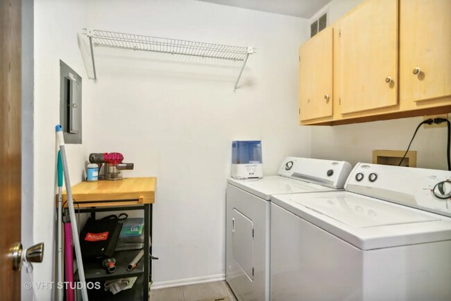 Building Photo - 1156 Auburn Ln