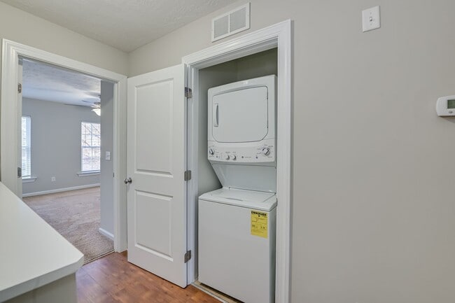 Building Photo - Adderman Point- 2 bed/2.5 bath Apartment