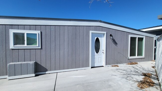 Building Photo - 1611 E Gamebird Rd