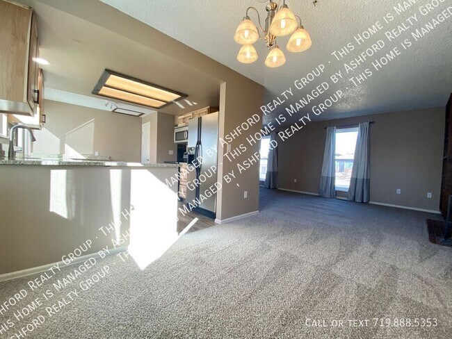 Building Photo - 8001 Horizon Dr