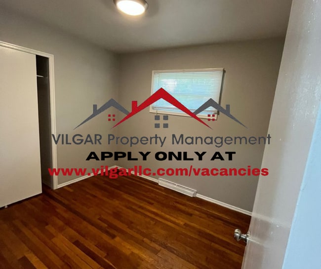 Building Photo - Beautiful 3 Bedrooms / 1 Bath Home in Gary...