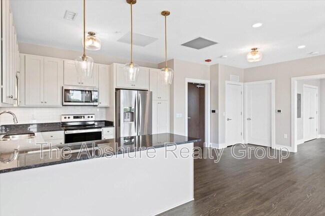 Building Photo - 145 S Main St