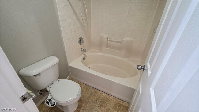 Building Photo - 5769 Old Colony Dr