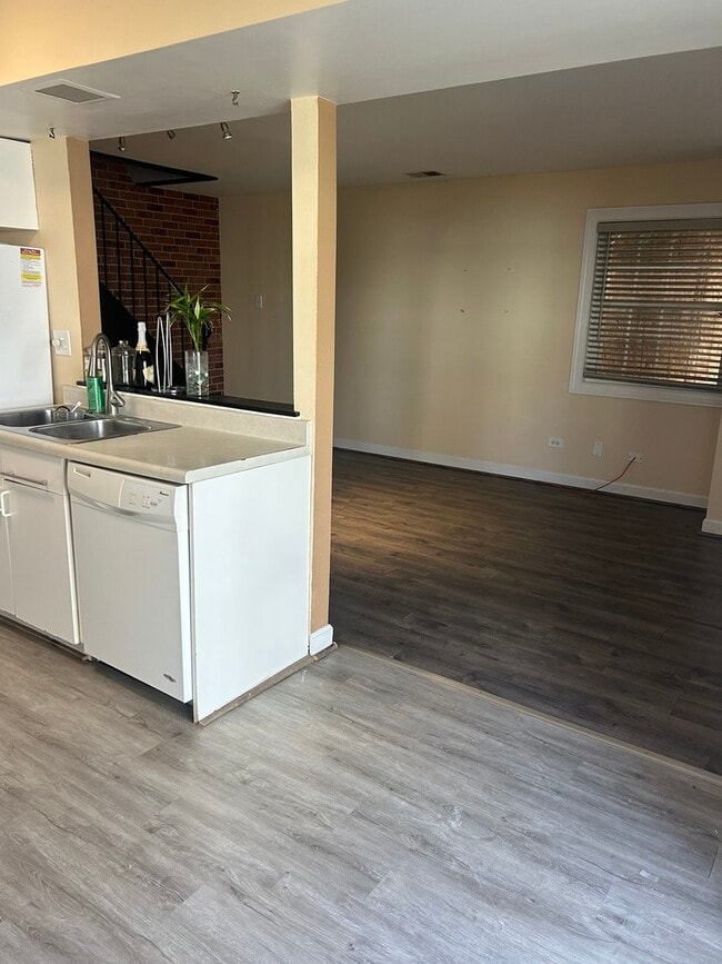 Building Photo - 1319 Wye Ct