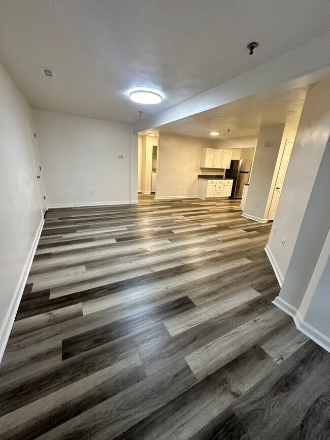 Building Photo - (SUBLEASE ONLY available NOW)1 Bedroom Ava...