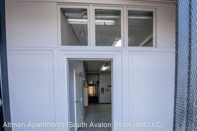 Building Photo - 5117-5123 S Avalon Blvd