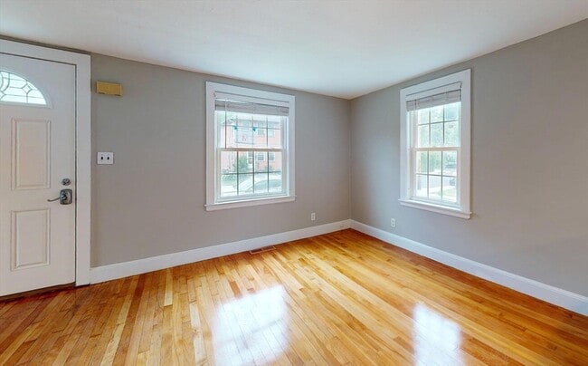 Building Photo - 55 Brentwood St