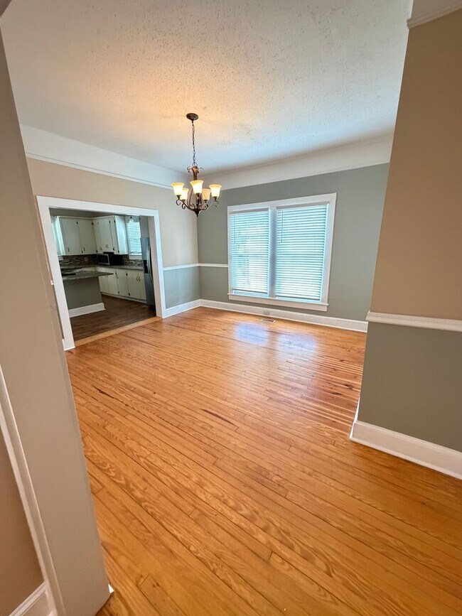 Building Photo - Charming & Spacious 3-Bedroom Home with a Large Fenced Yard!