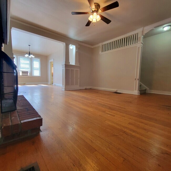 Building Photo - 1620 Beechwood Blvd