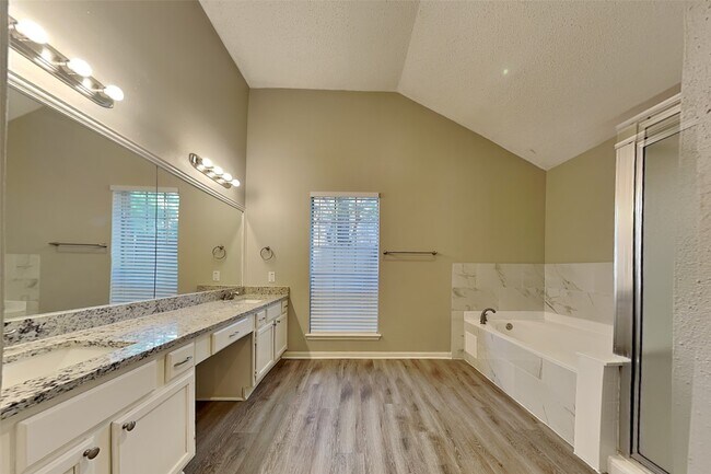 Building Photo - 79 Rockridge Dr