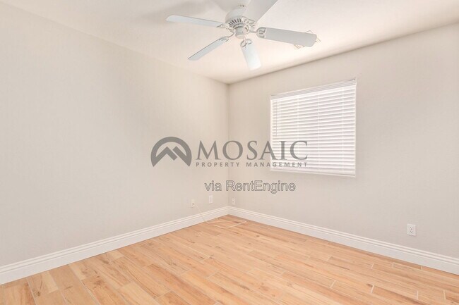 Building Photo - 3381 E Flamingo Ct