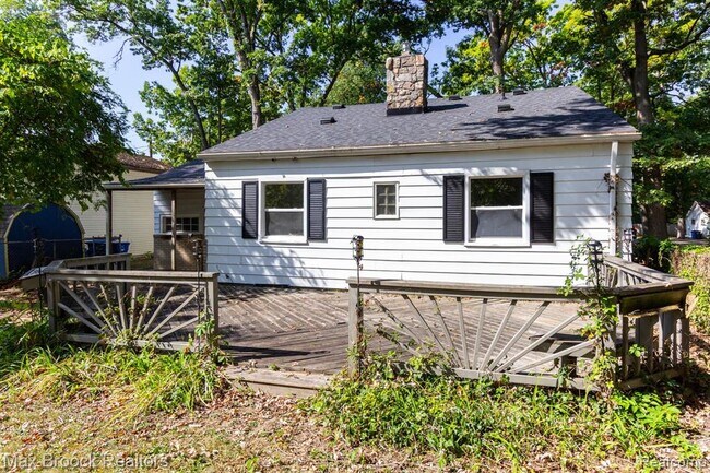 Building Photo - 4120 Lotus Dr