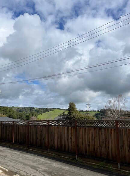 Building Photo - 4833A Proctor Rd