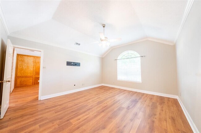 Building Photo - 9107 Pine Stream Ct