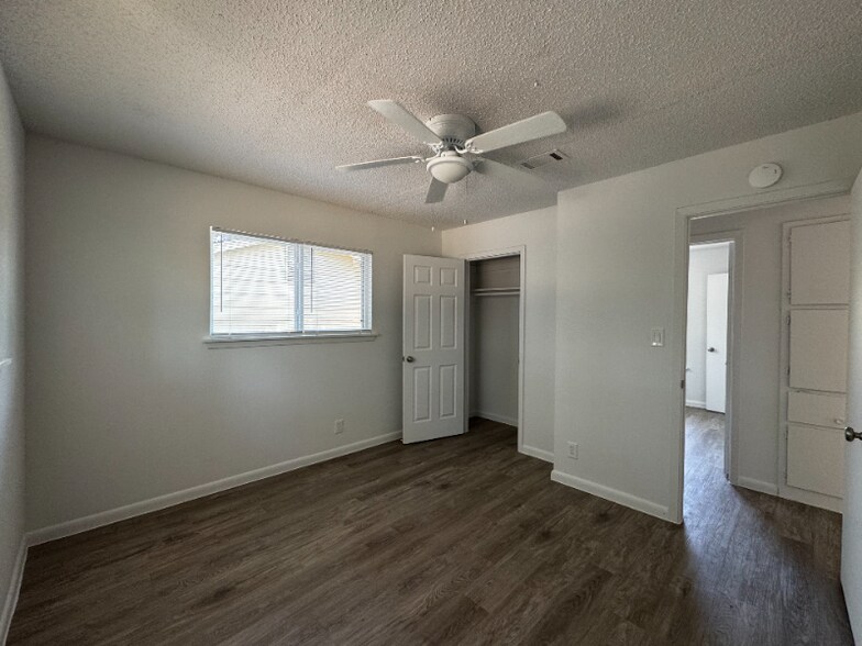 Building Photo - 5710 Glen Meadow Dr