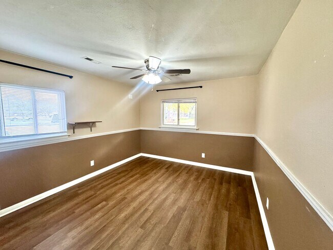 Building Photo - Charming Brick Ranch in the Heart of Churchland