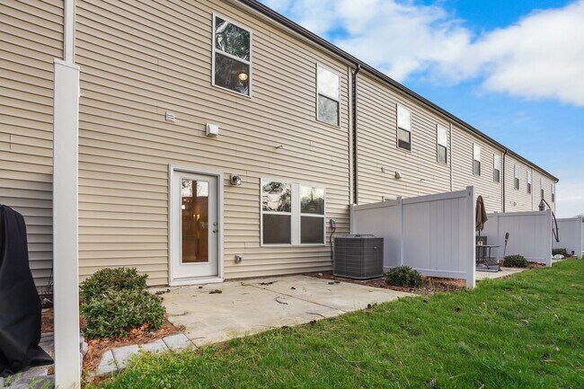 Building Photo - 326 Seaton Wy