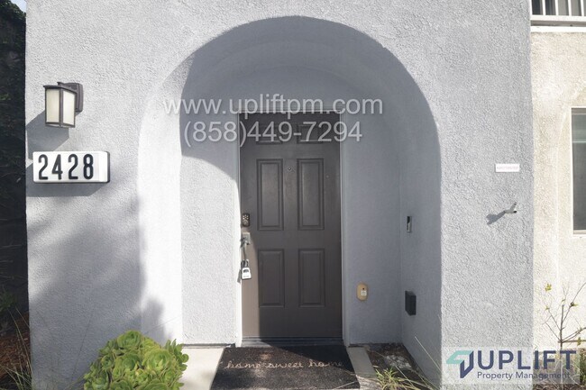 Building Photo - Spacious 4-bedroom, 4-bath Condo - More Photos Coming Soon