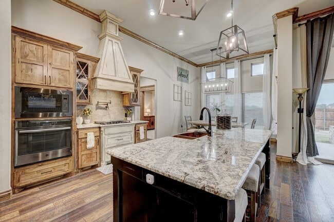 Building Photo - 4009 NE Realtree Dr