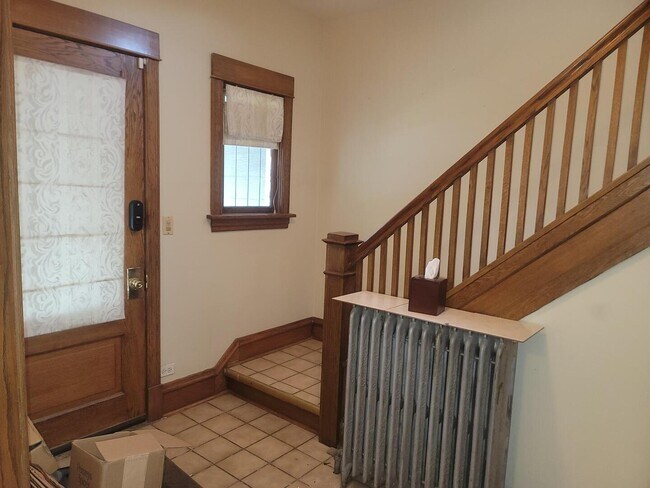 Building Photo - 2343 N Lawndale Ave