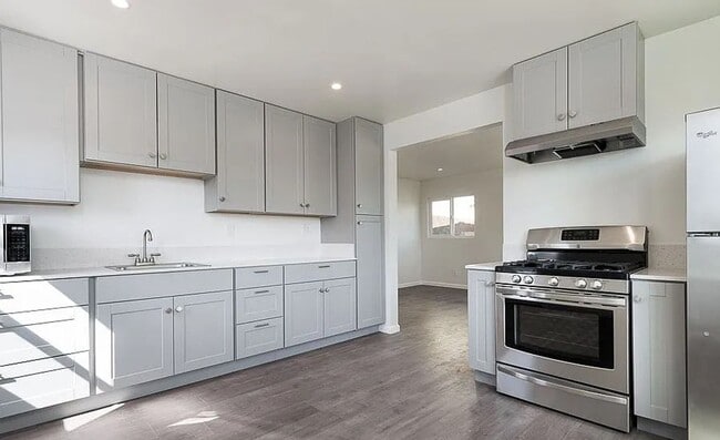 Building Photo - 7142-7144 Mohawk St