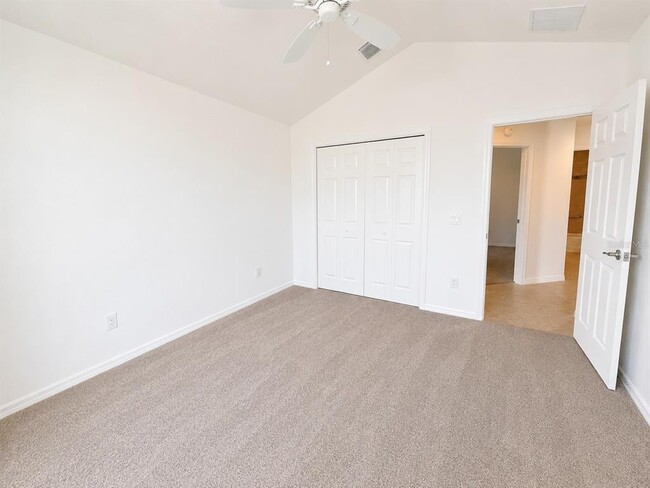 Building Photo - 3942 Zenith Lp