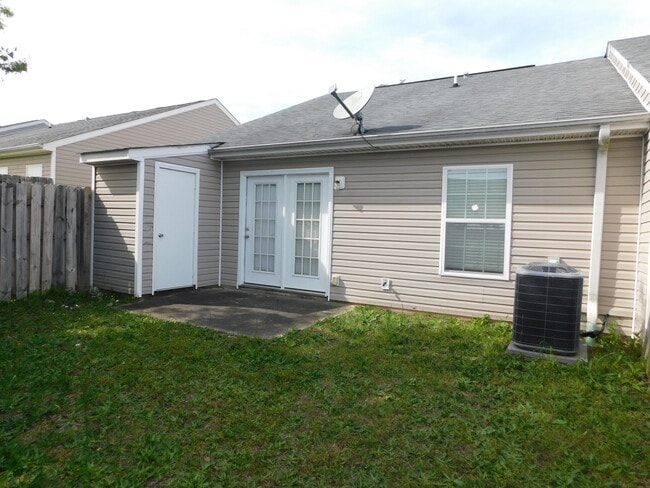 Building Photo - 1228 Longpoint Dr