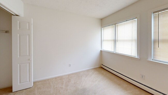 Building Photo - Spacious 3-Bedroom Condo in Lebanon, NH