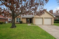 Building Photo - 835 Collins Blvd