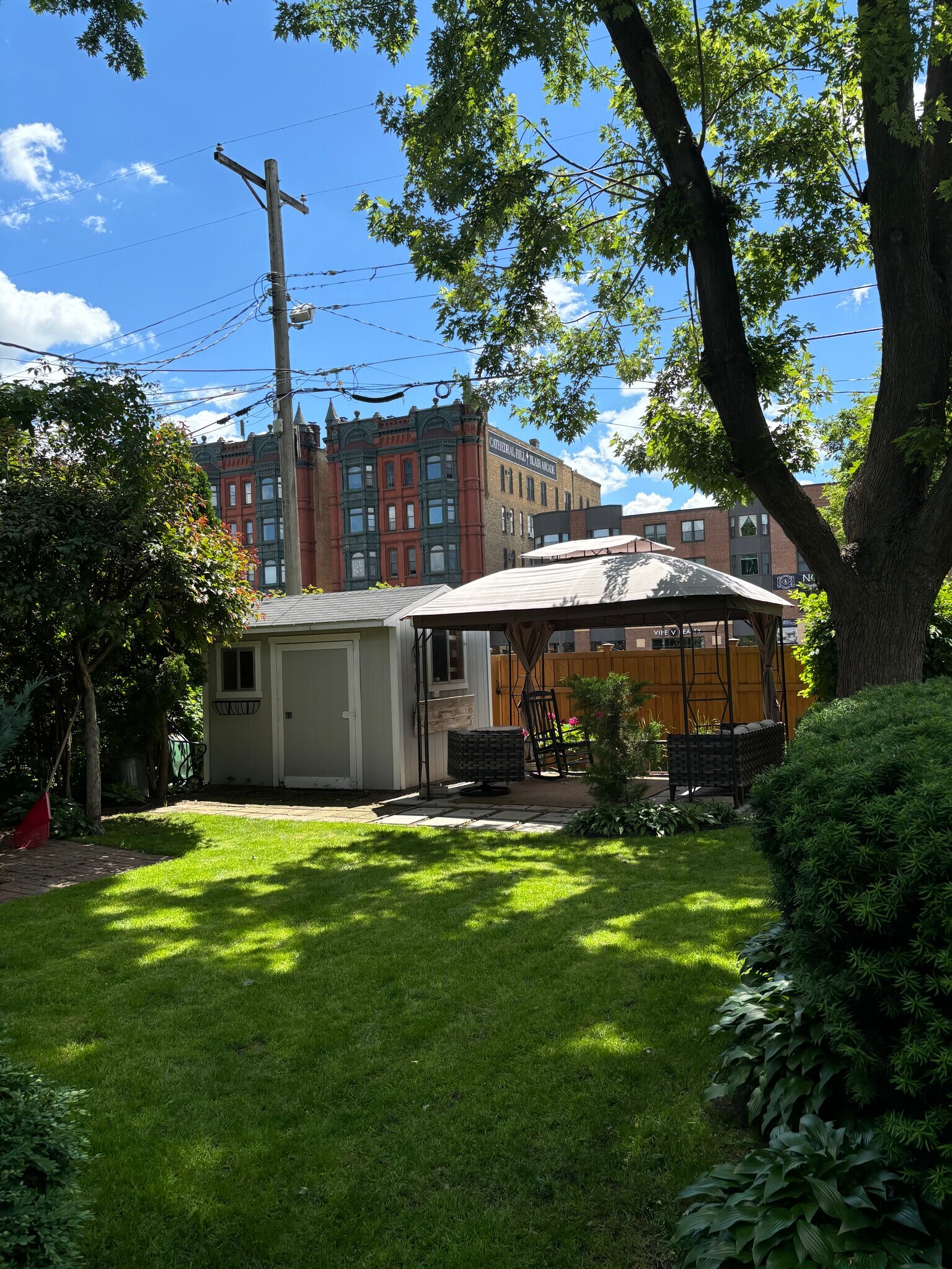 Building Photo - 404 Dayton Ave