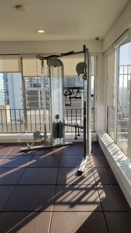 Building Photo - 6171 N Sheridan Rd