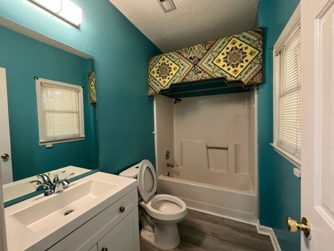 Building Photo - Beautiful Large Home
