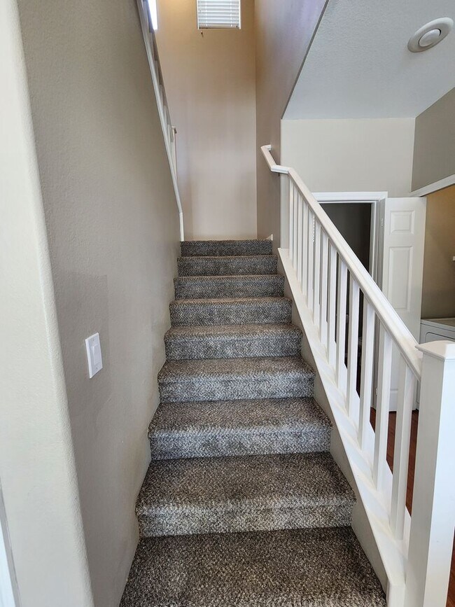 Building Photo - A Beautiful 3 Bedroom 2 story home in SW. ...