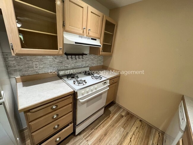 Building Photo - 2 bed, 2 bath condo