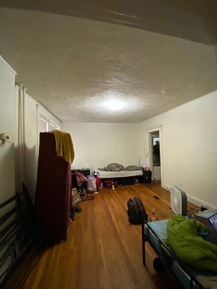 Building Photo - 231 Park Dr