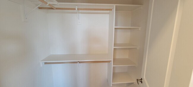Building Photo - New and Wonderful 3 Bedroom Townhouse