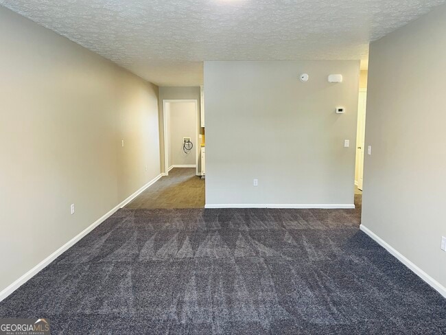 Building Photo - 1075 Eastview Rd NE