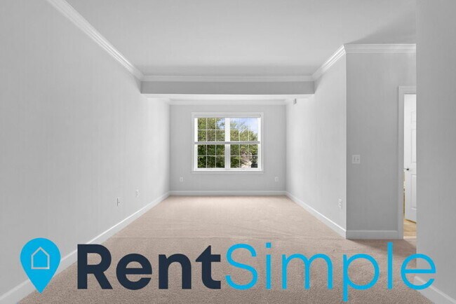 Building Photo - 15221 Royal Crest Dr