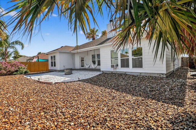 Building Photo - 15229 Barataria Dr