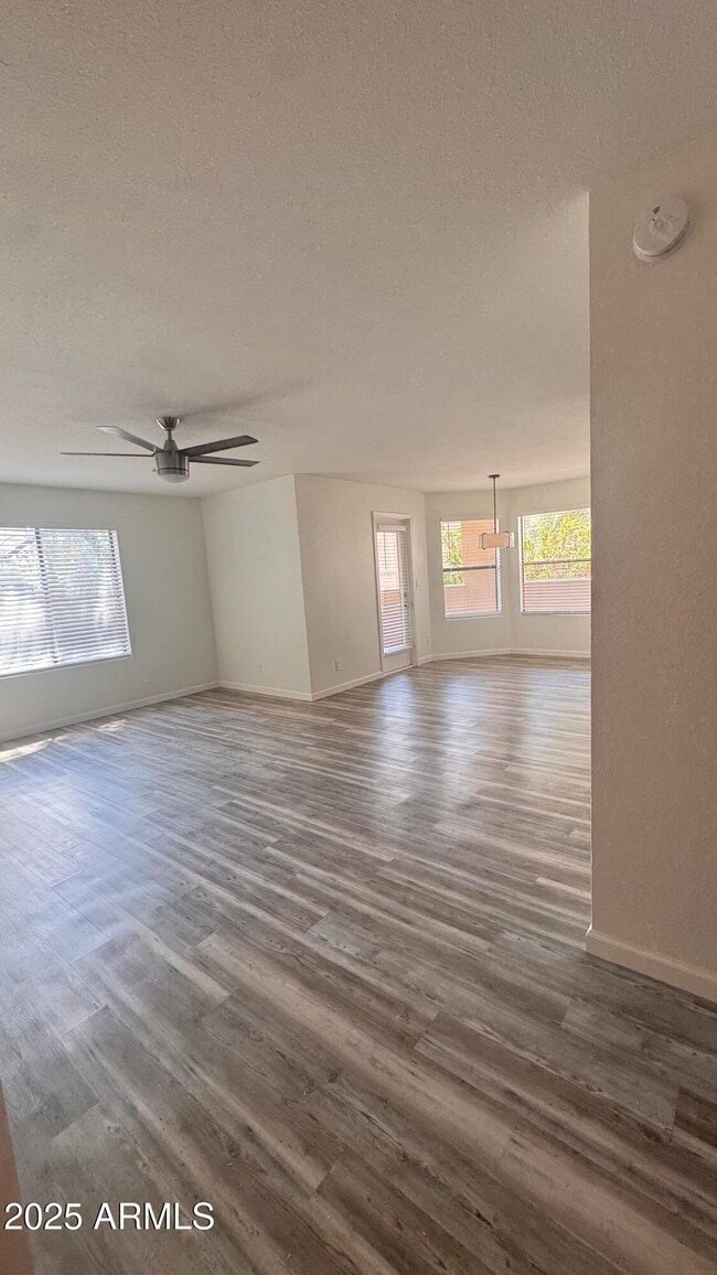 Building Photo - 4850 E Desert Cove Ave