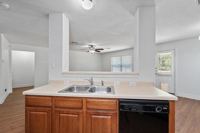 Building Photo - 1015 Glen Meadow Cove