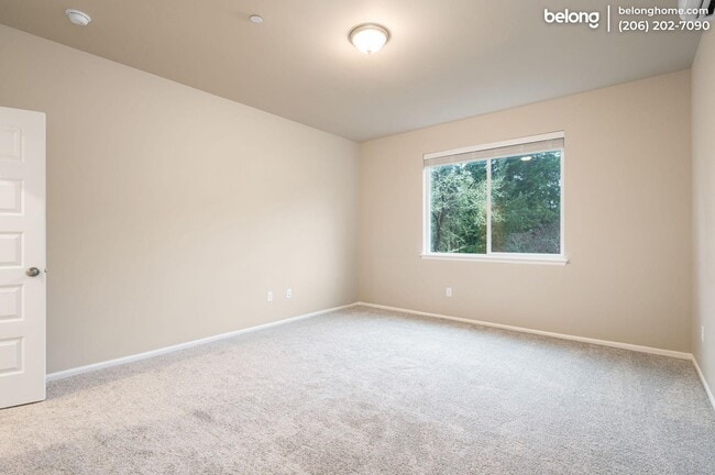 Building Photo - 3878 79th Dr NE