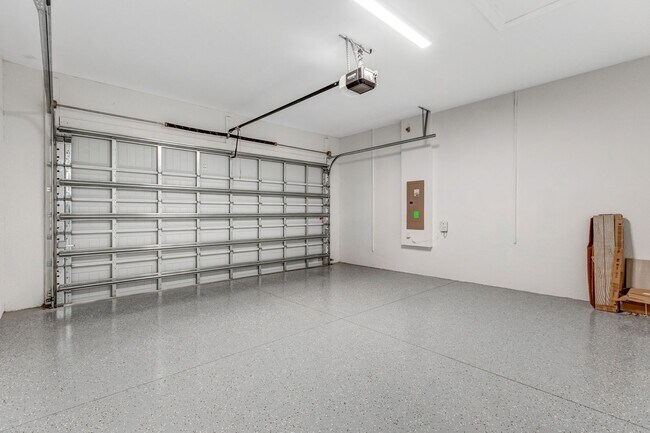 Building Photo - ** SEVEN SHORES ** 3+DEN / 2.5 BATH - BRAND NEW HOME! - LUXURY AMENTITES - PET OK - ANNUAL RENTAL