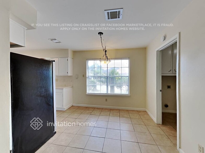 Building Photo - 1374 New Tree Ln