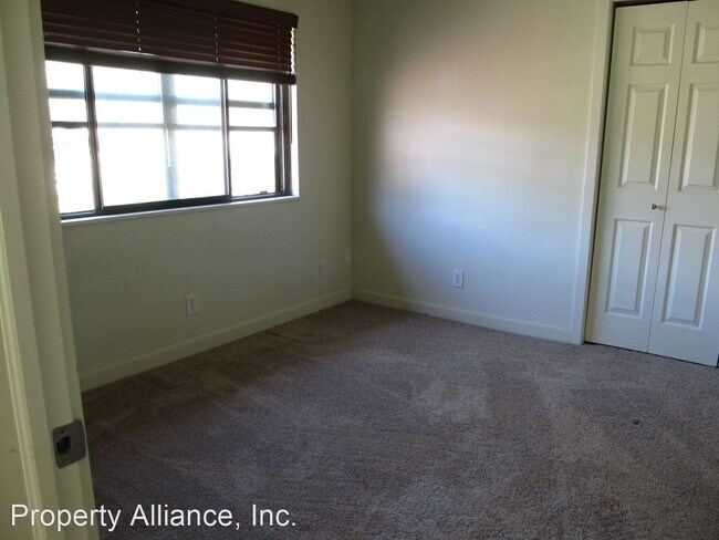 Building Photo - 5 br, 4 bath House - 115 Aspen Terrace